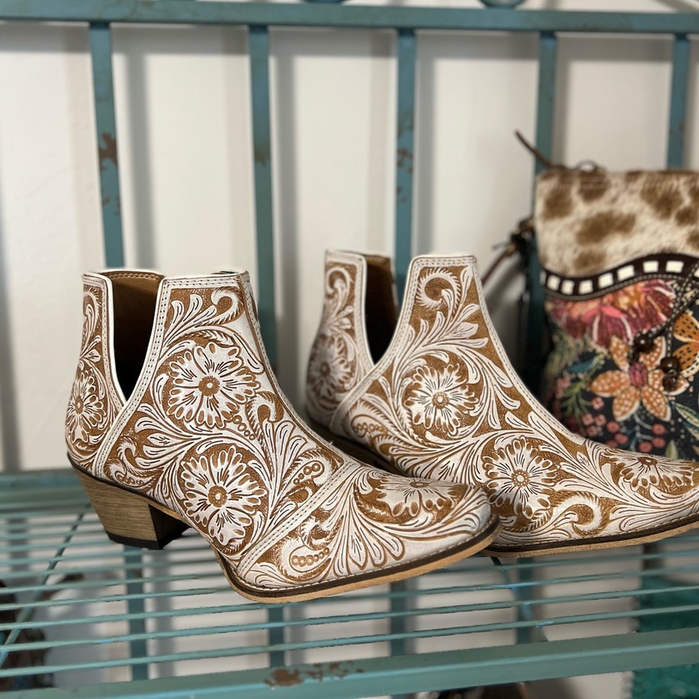 🌸Hand-Tooled Genuine Leather Bootie Boho Western Cowgirl Ankle Boot Cream Fall! - Picture 2 of 12